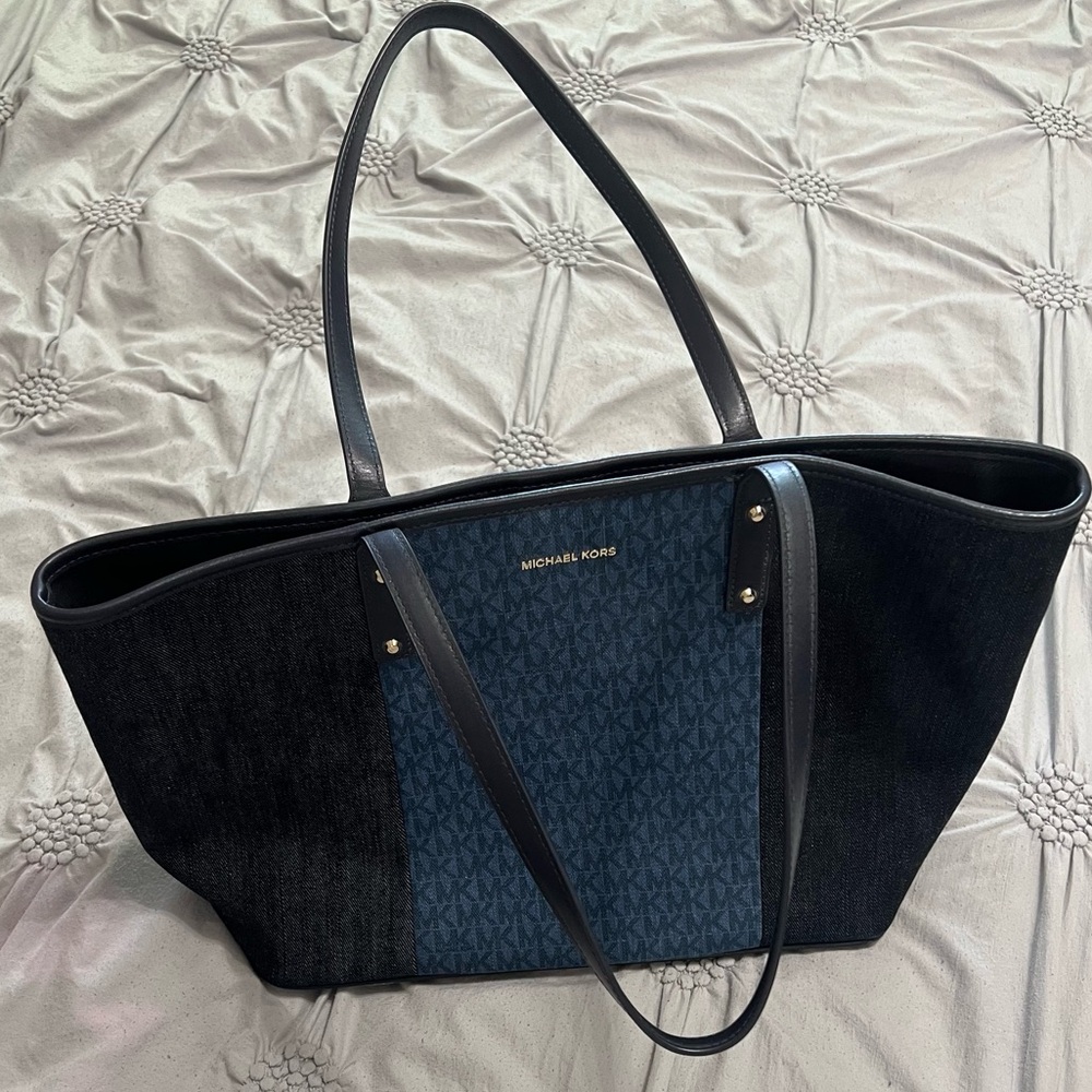 Micheal Kors Jean pattern purse